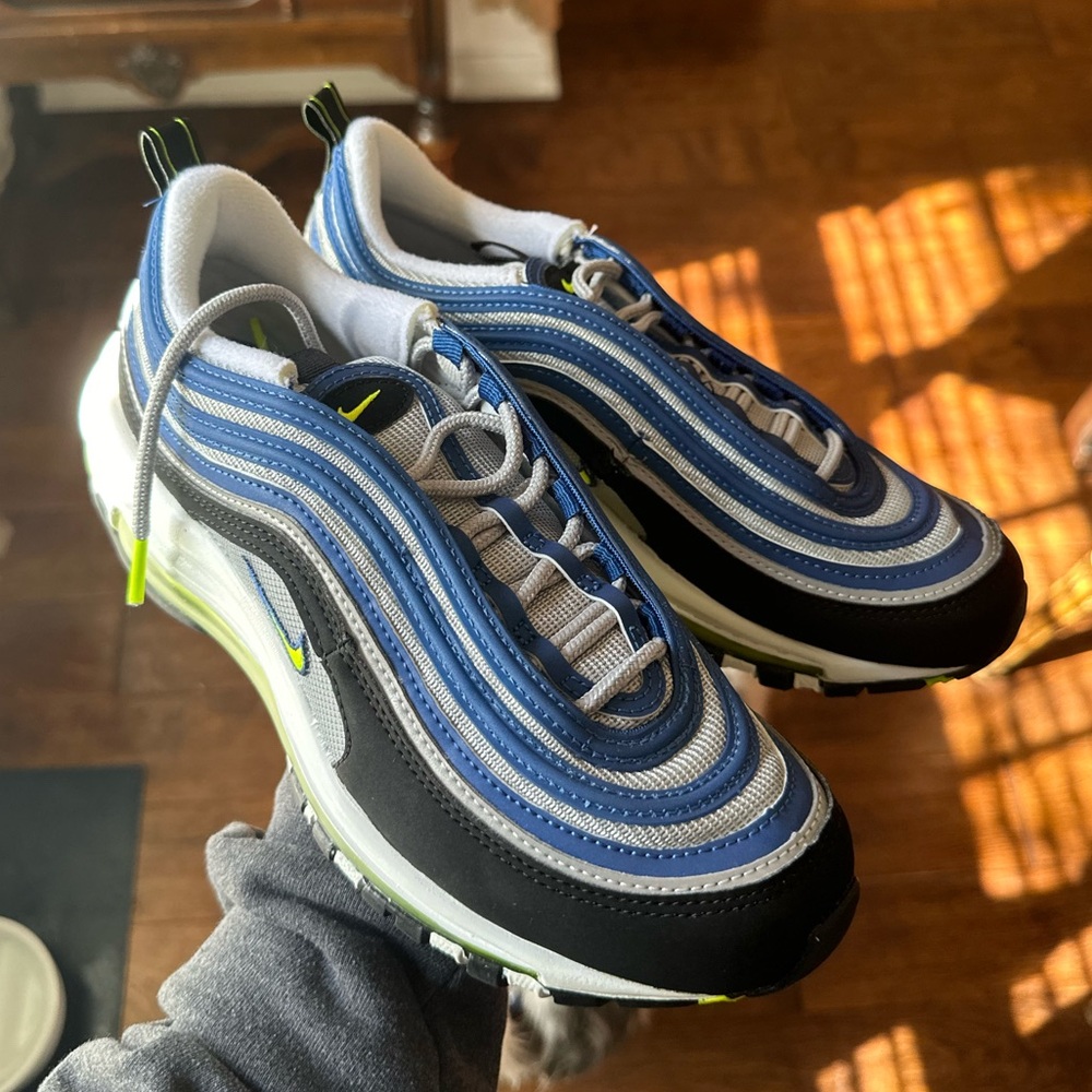 Nike Air Max Women’s 7.5